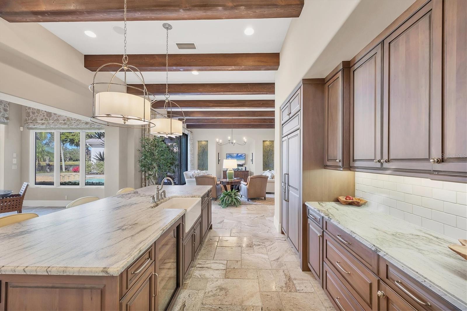 FOUNDERS CLUB - Residential