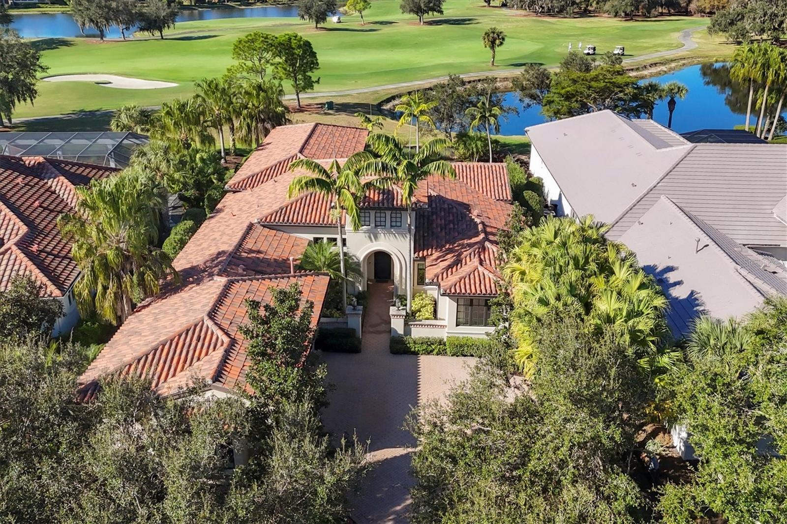 FOUNDERS CLUB - Residential