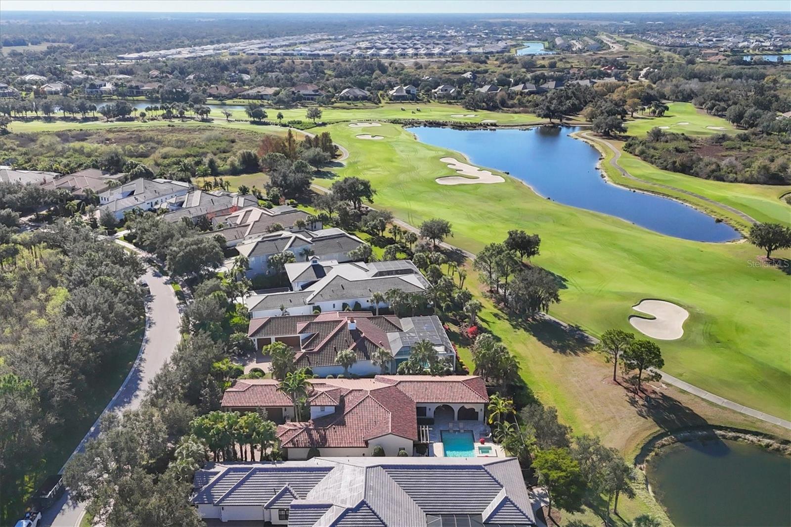 FOUNDERS CLUB - Residential