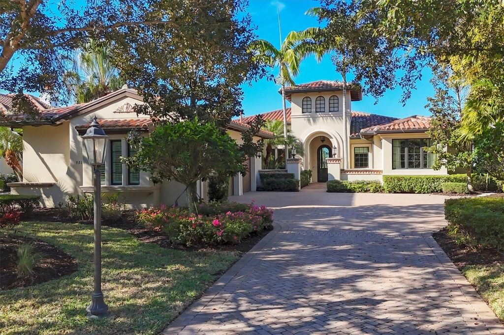 Photo of 9218 Mcdaniel Lane, Sarasota, FL 34240 (MLS # A4677310)