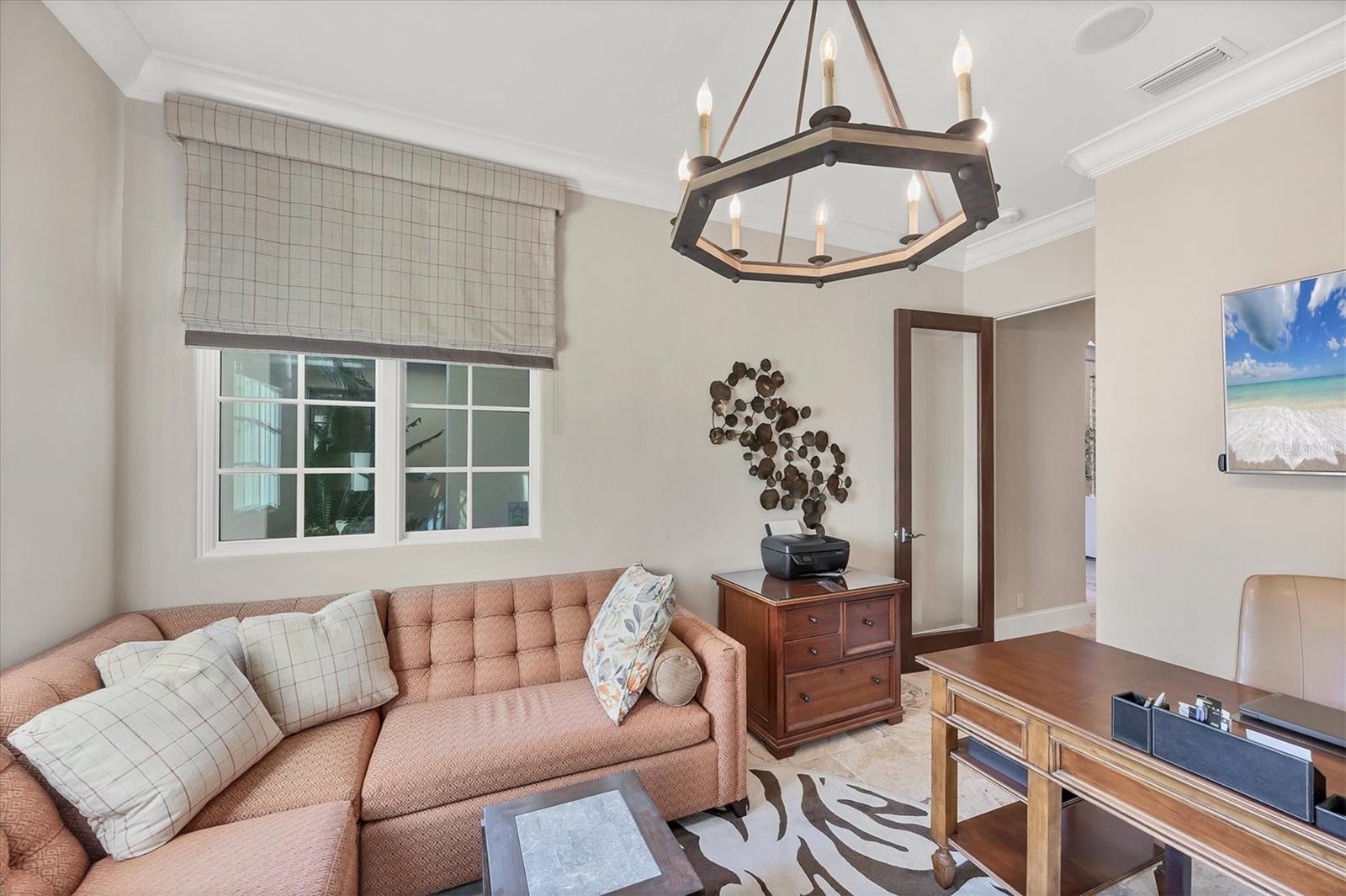 FOUNDERS CLUB - Residential