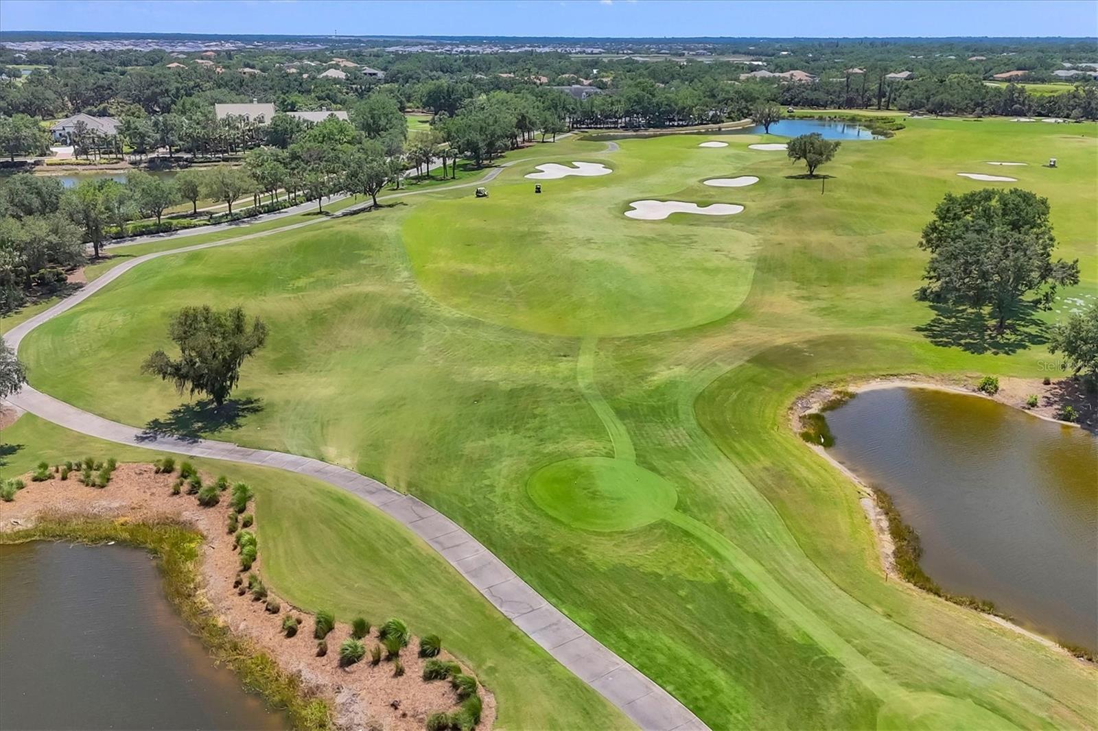 FOUNDERS CLUB - Residential