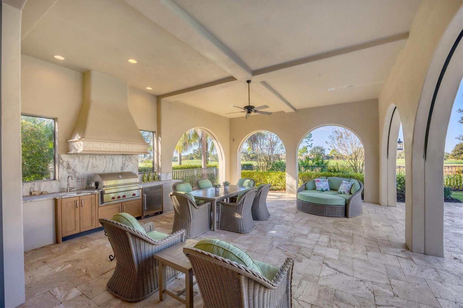 FOUNDERS CLUB - Residential