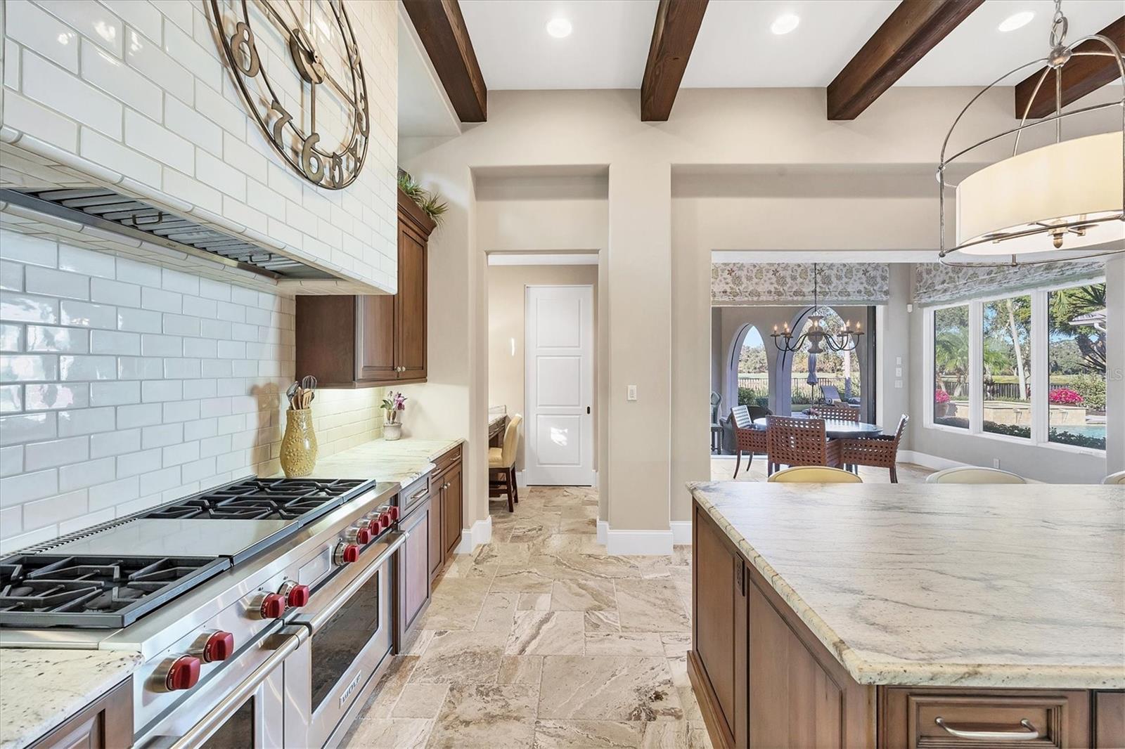 FOUNDERS CLUB - Residential