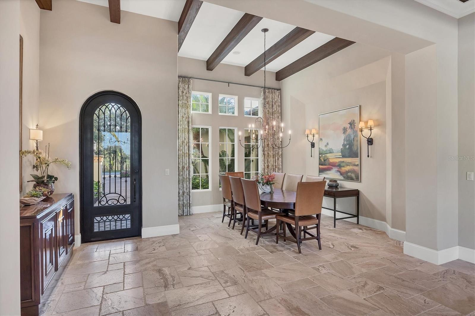 FOUNDERS CLUB - Residential