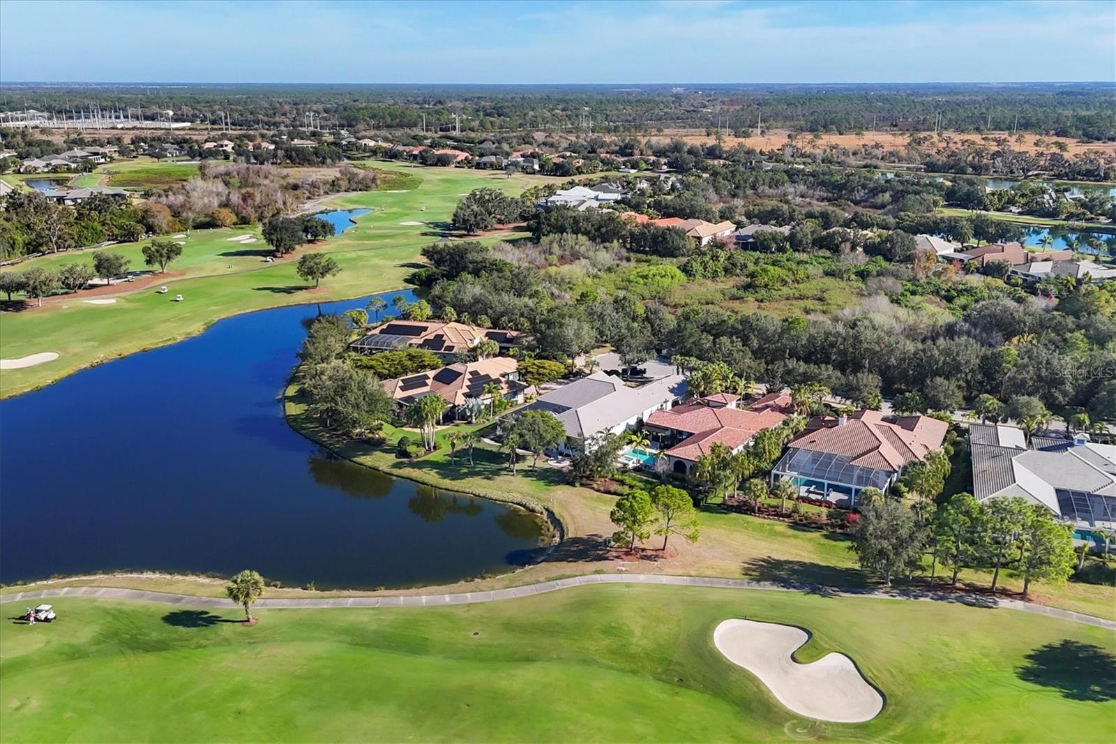 FOUNDERS CLUB - Residential