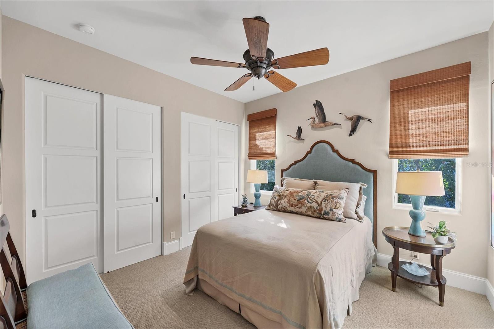 FOUNDERS CLUB - Residential