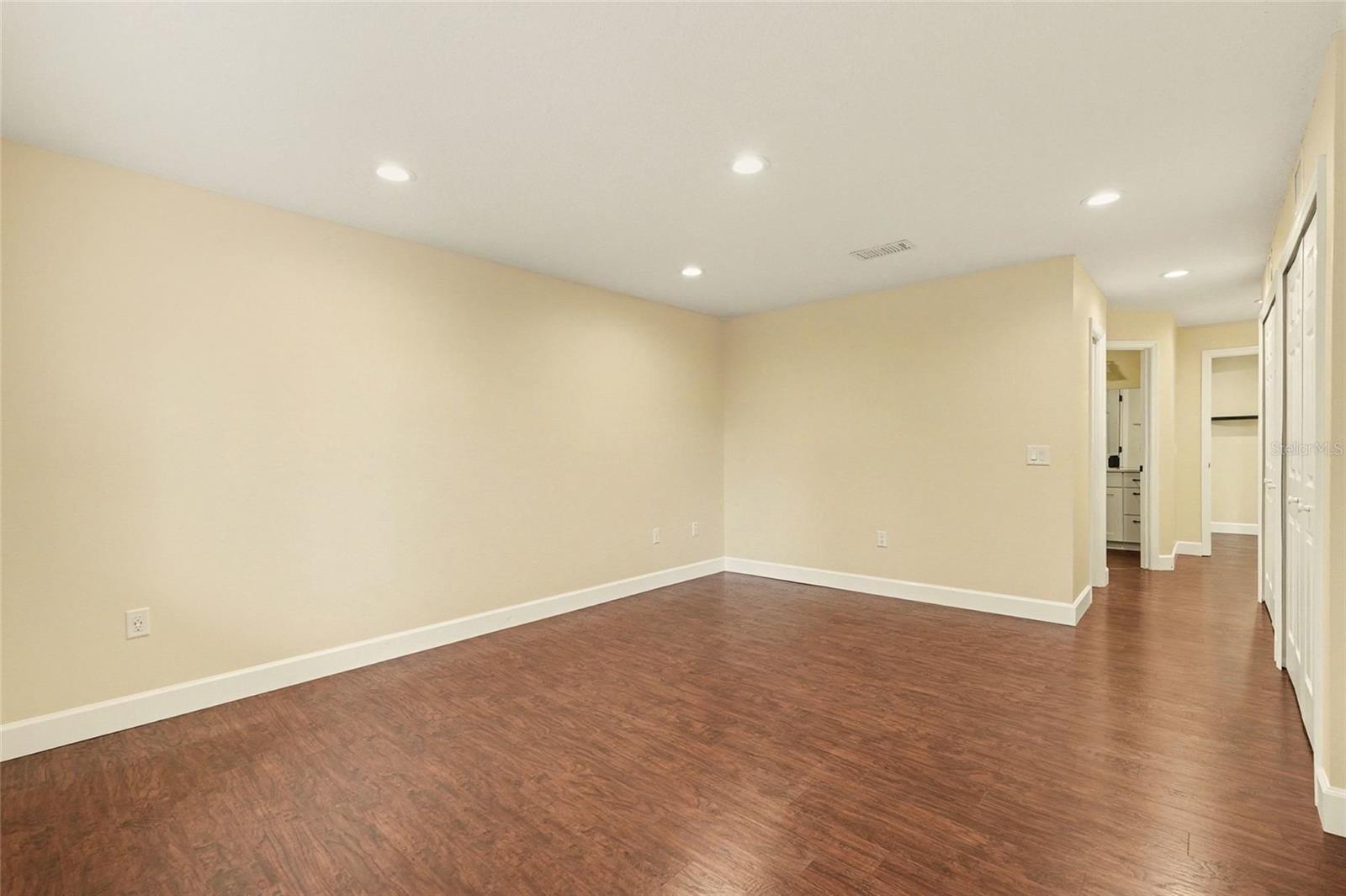 SHERWOOD FOREST - Residential