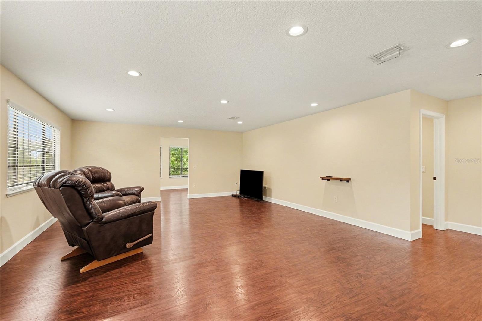 SHERWOOD FOREST - Residential