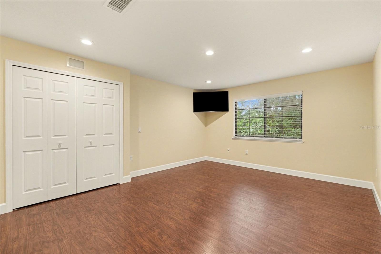 SHERWOOD FOREST - Residential