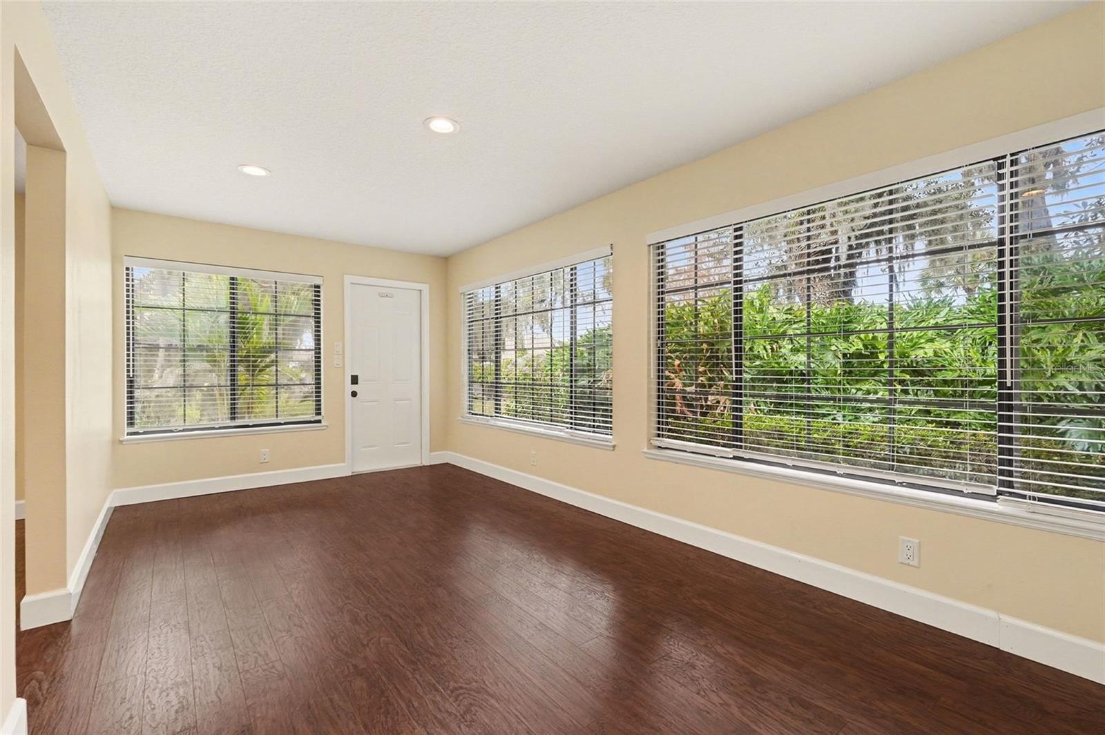 SHERWOOD FOREST - Residential