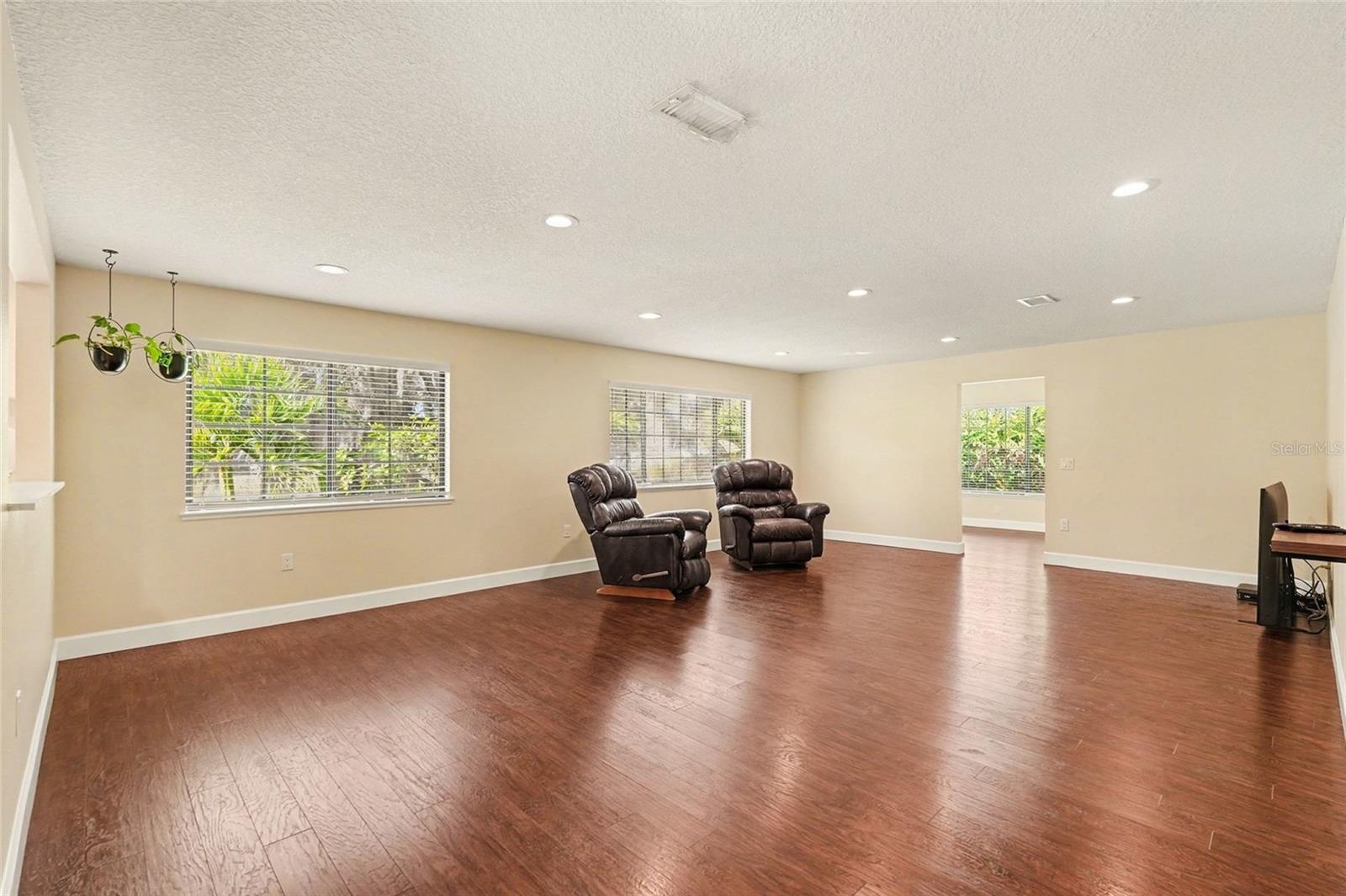 SHERWOOD FOREST - Residential