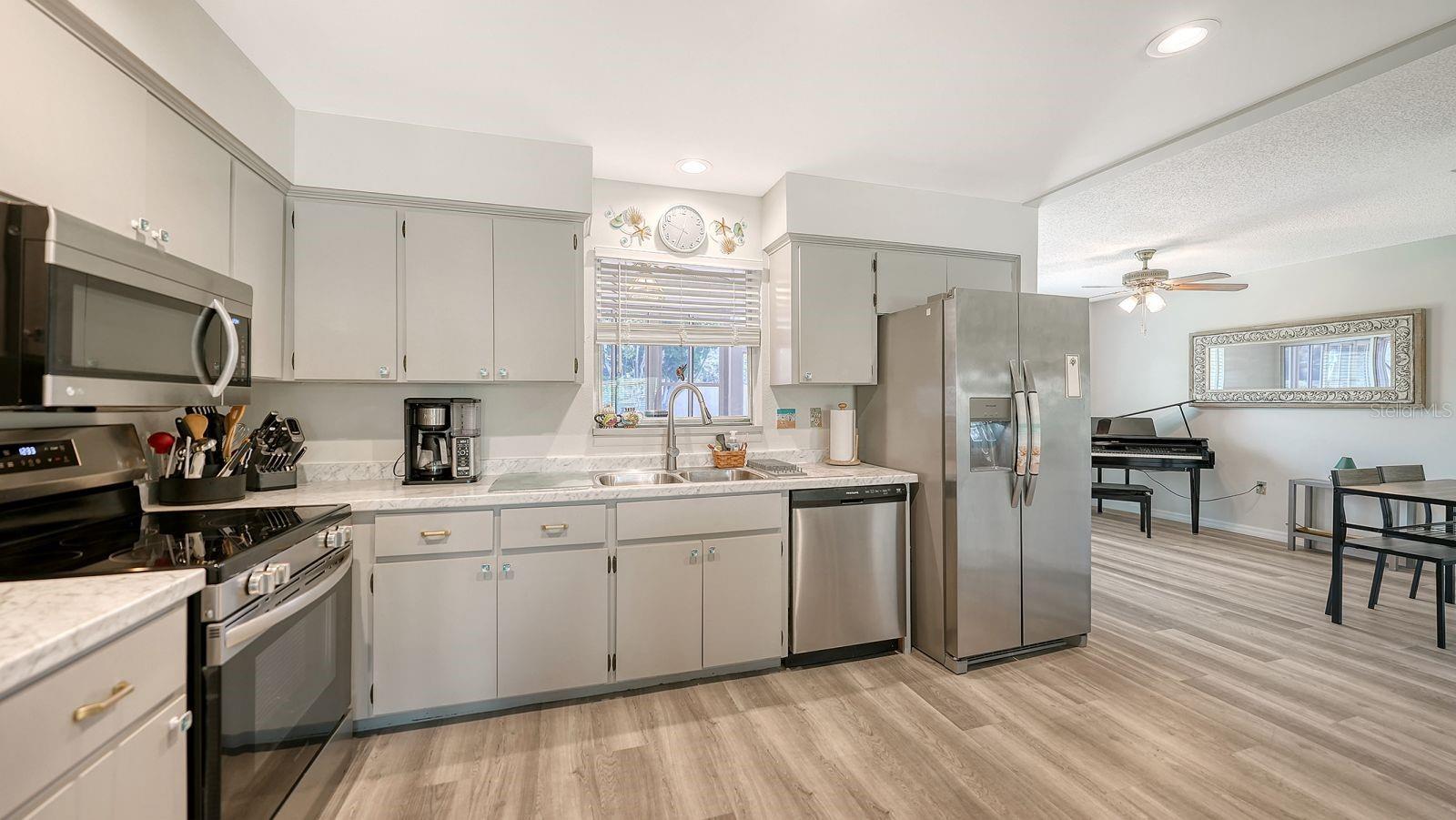 CAPTIVA GARDENS - Residential