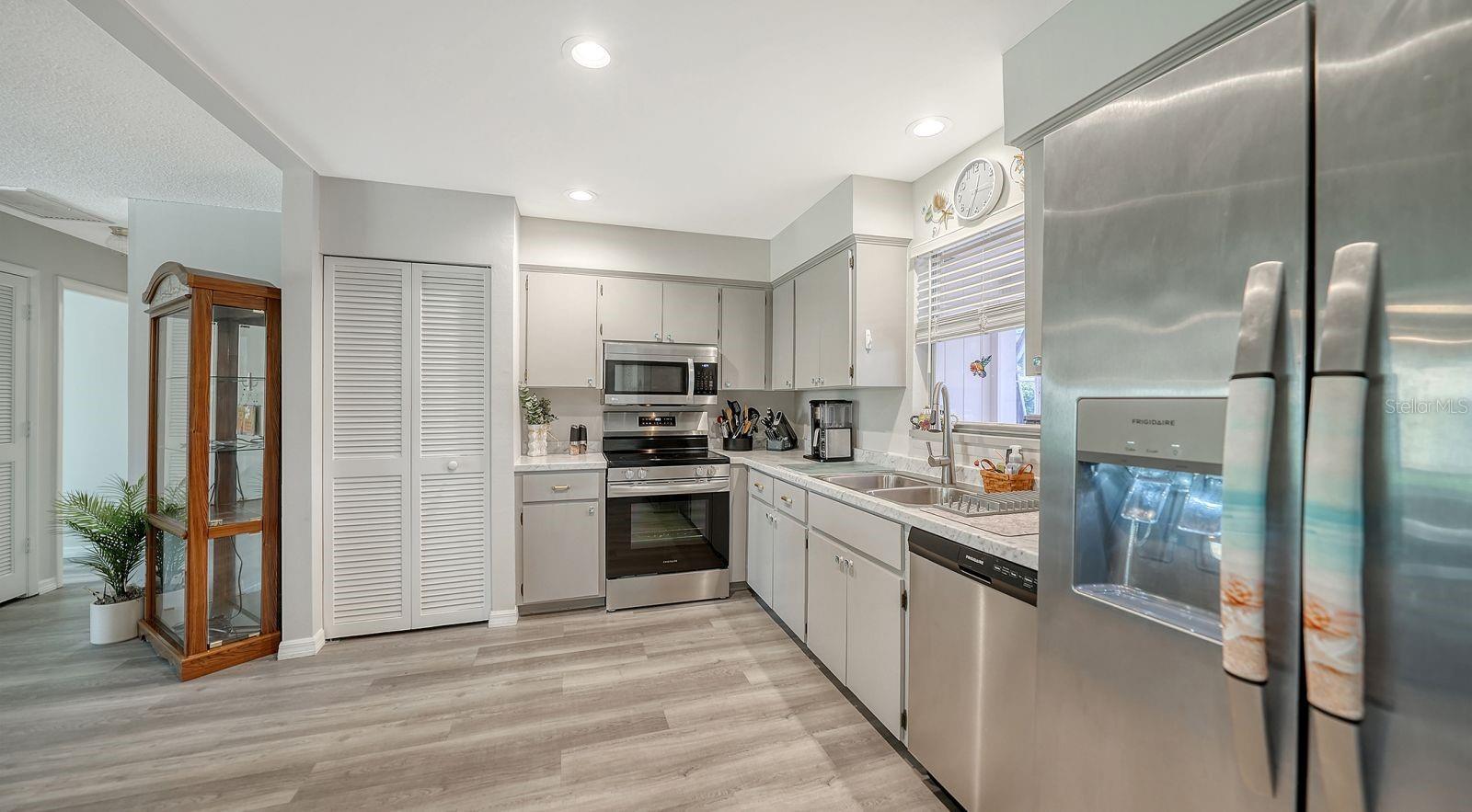 CAPTIVA GARDENS - Residential