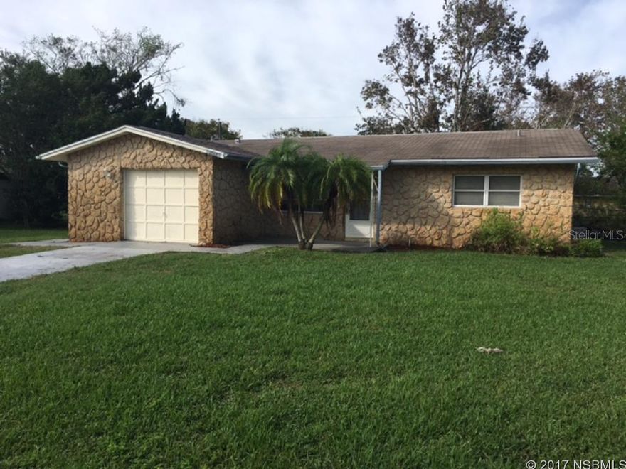 Move right into this 2 bedroom 2 bath home with 1-car garage! Located in Florida Shores. Large lot with fenced yard. Open floor plan. Tile throughout. Large open Florida Room. Washer/dryer hook-up. Screened patio. Pet Friendly.