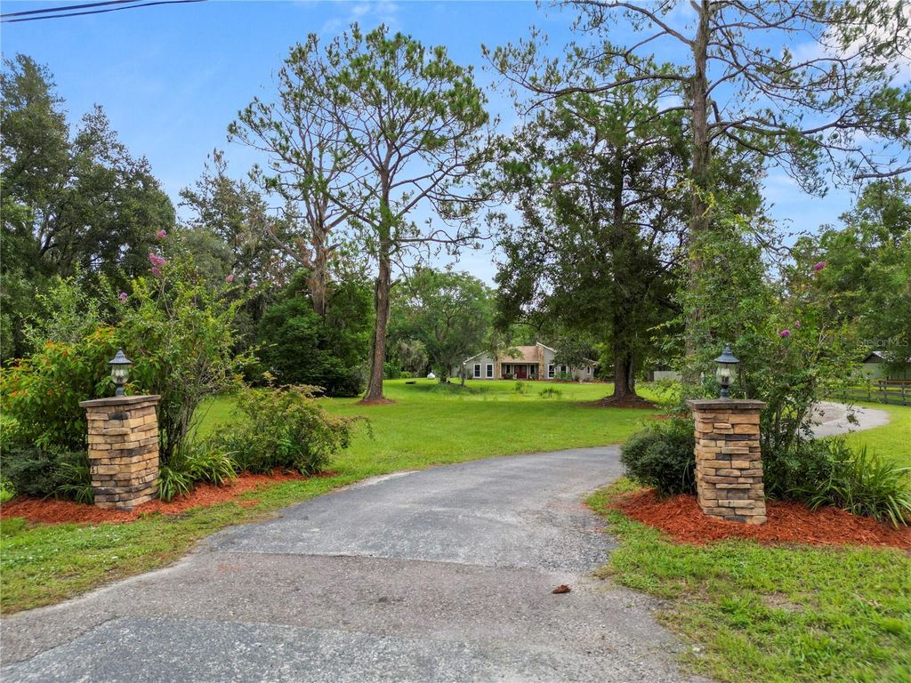 Photo of 5110 Five Acre Road, Plant City, FL 33565 (MLS # L4955317)