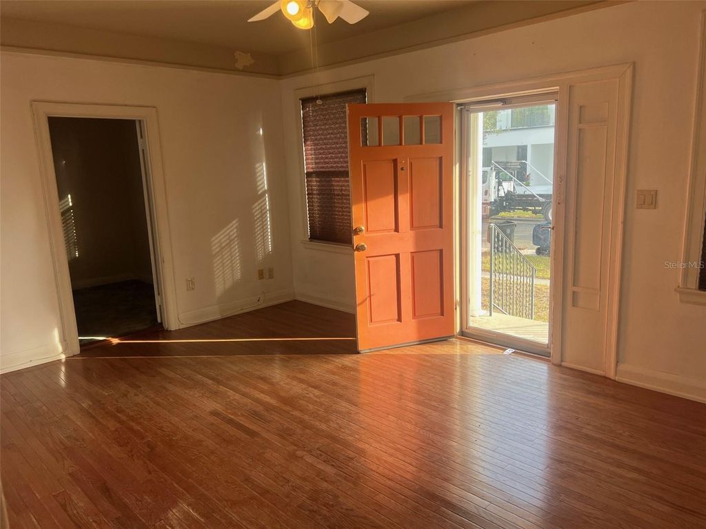 Photo of 2323 W North B Street, Tampa, FL 33609 (MLS # TB8453142)