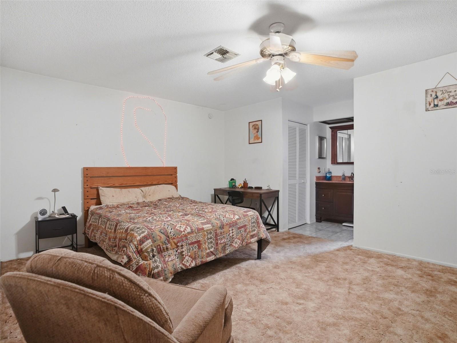 11121 ROLLINGWOOD DRIVE