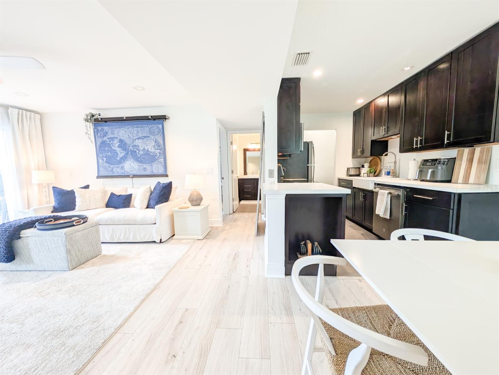 LANDNG AT BELLE RIVE CONDO - Residential