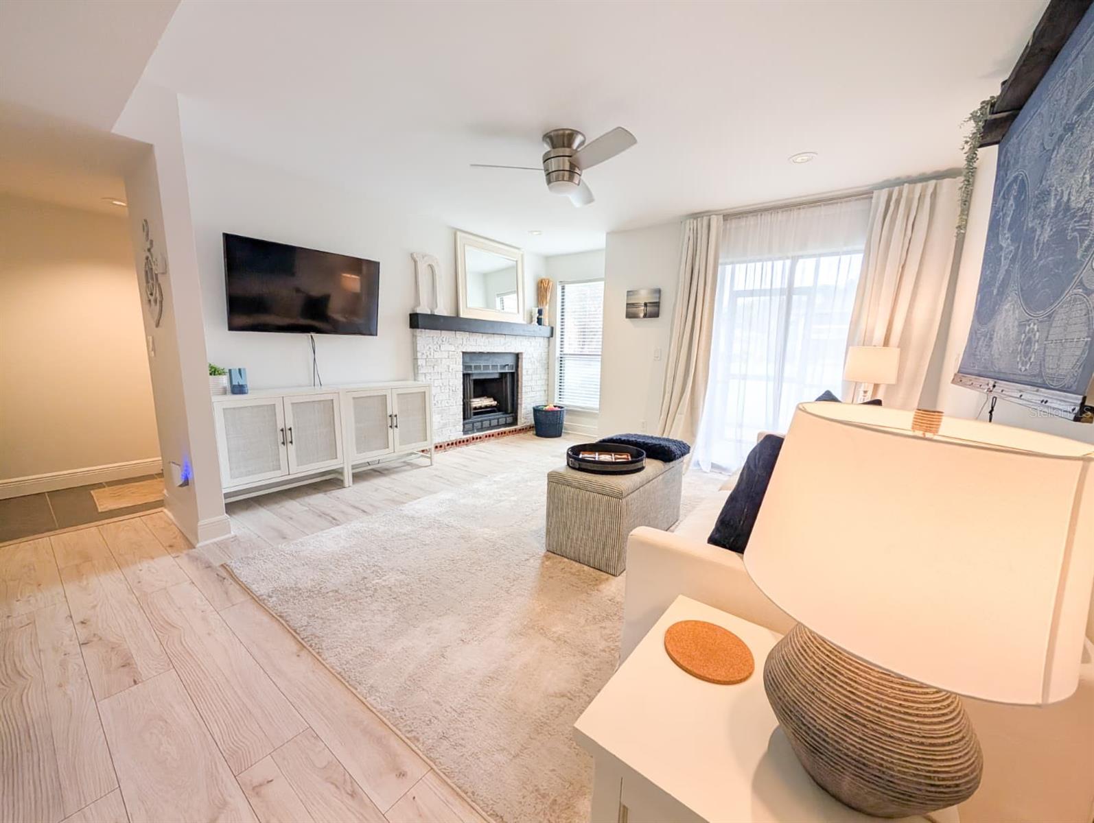 LANDNG AT BELLE RIVE CONDO - Residential