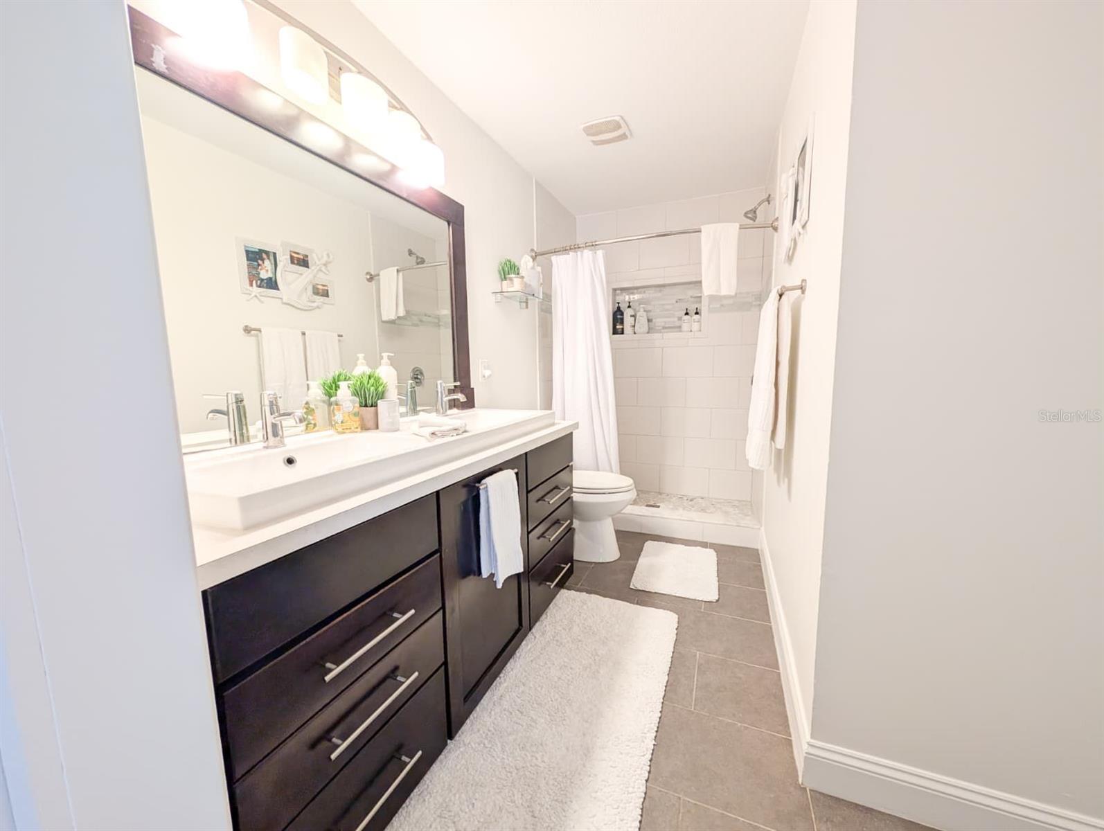 LANDNG AT BELLE RIVE CONDO - Residential