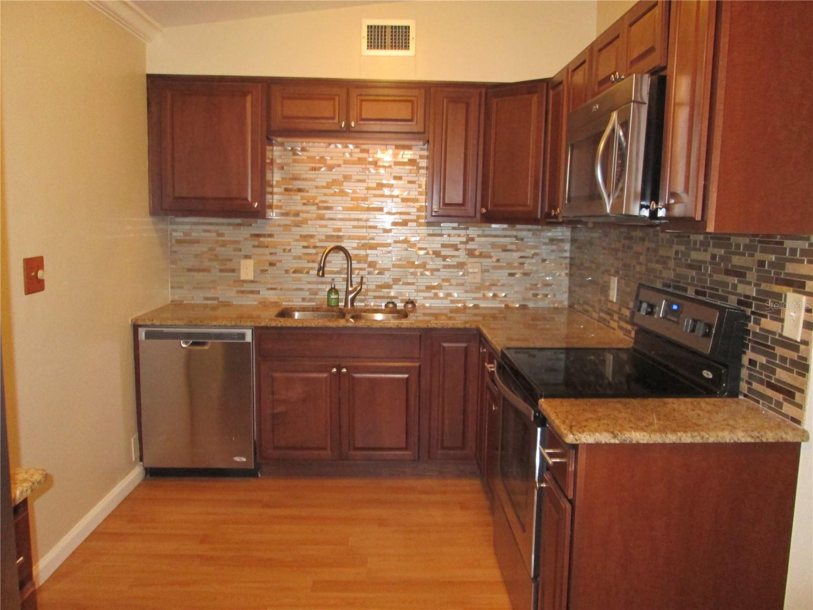 DUBSDREAD HEIGHTS - Residential Lease