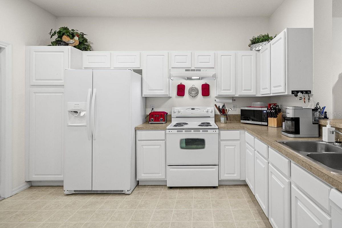 TOWNHOMES AT NORTH LAKE - Residential