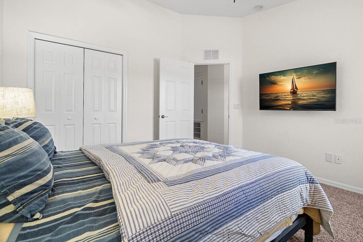 TOWNHOMES AT NORTH LAKE - Residential