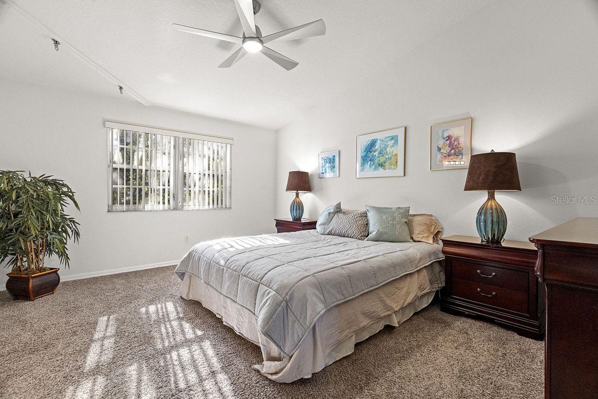 TOWNHOMES AT NORTH LAKE - Residential