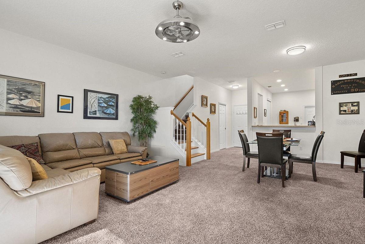 TOWNHOMES AT NORTH LAKE - Residential