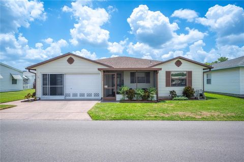 Photo of 1608 Colonnades Circle N, Lakeland, FL 33811 (MLS # L4953260) Photo of 1608 Colonnades Circle N, Lakeland, FL 33811 (MLS # L4953260)