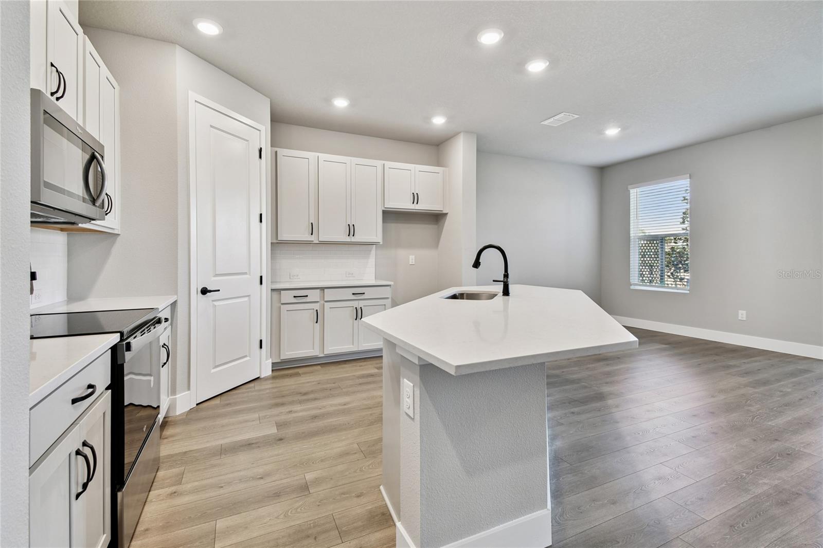 11746 FULL MOON LOOP