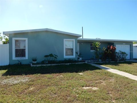 A home in PORT CHARLOTTE