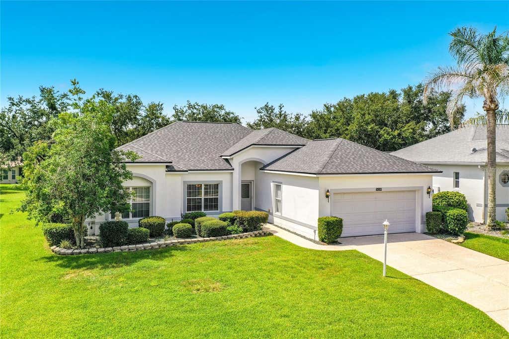 Photo of 24100 Peekskill Street, Leesburg, FL 34748 (MLS # G5115456)