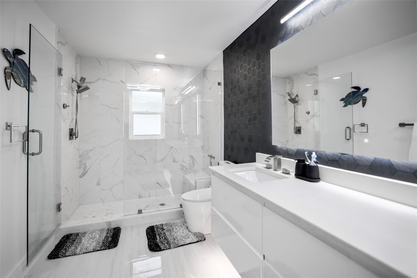 LONE PALM BEACH 3RD ADD - Residential