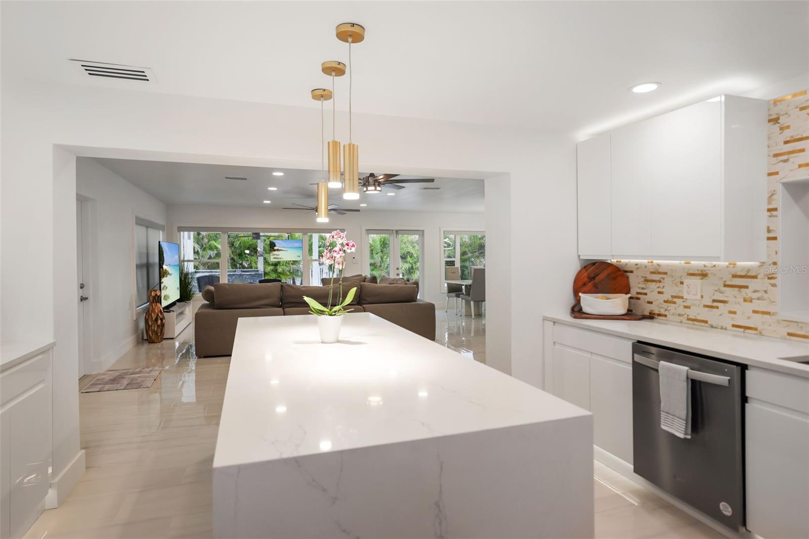 LONE PALM BEACH 3RD ADD - Residential