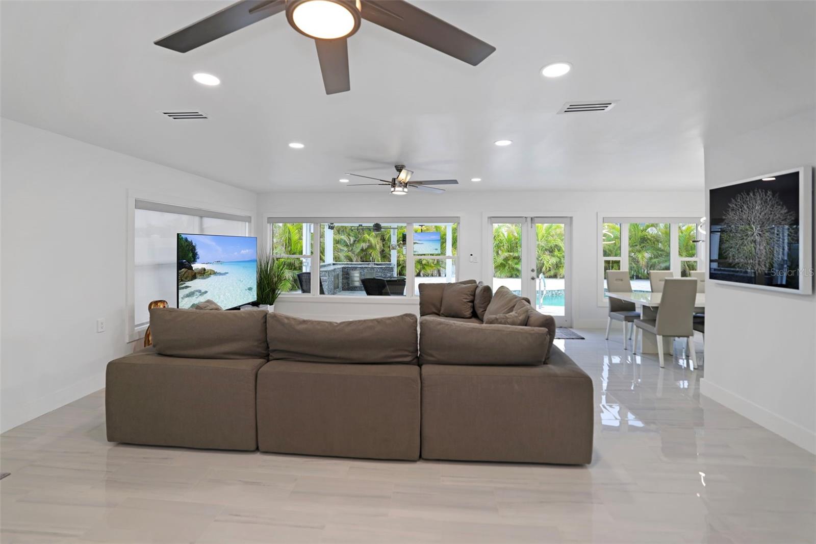 LONE PALM BEACH 3RD ADD - Residential