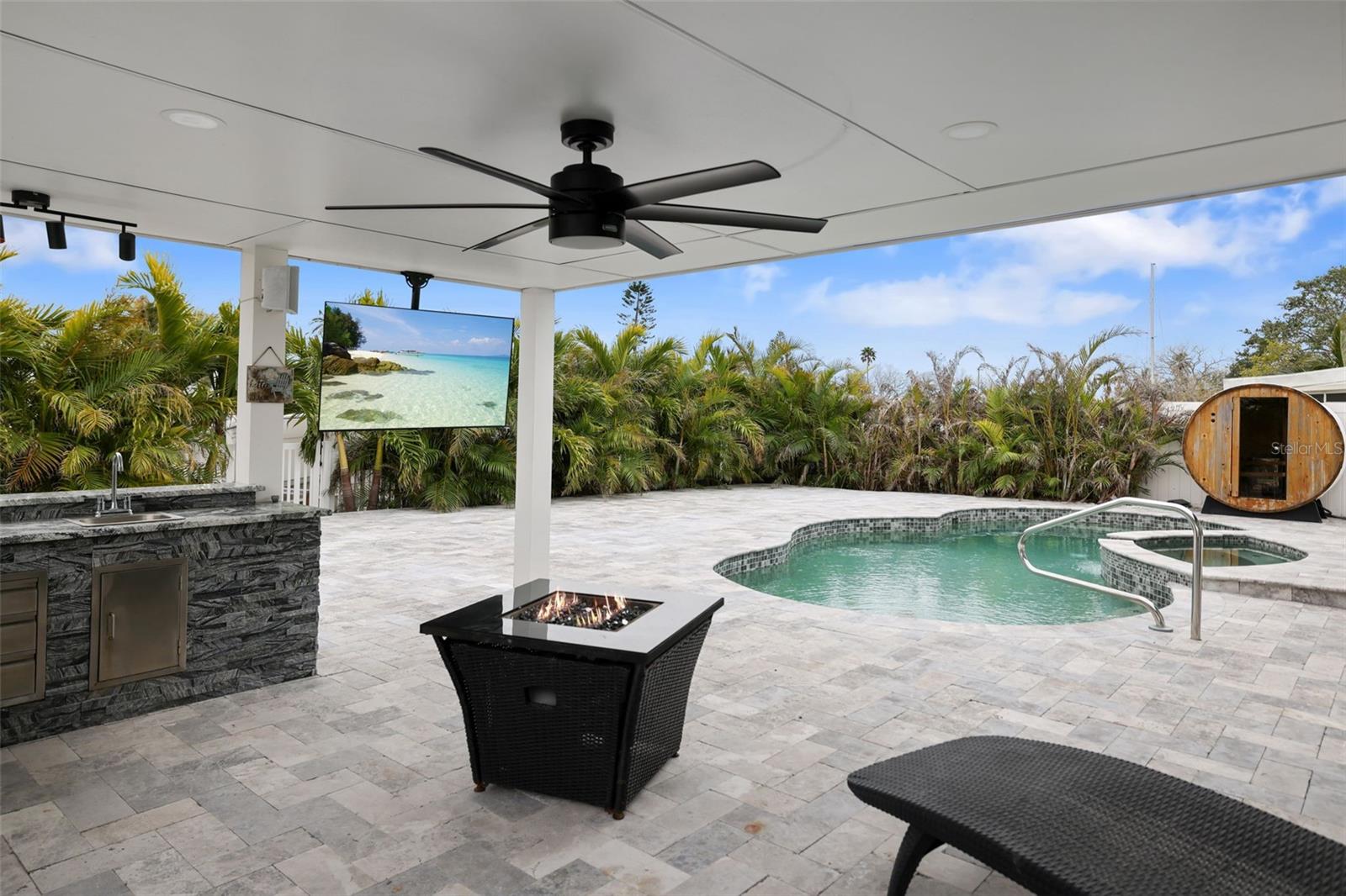 LONE PALM BEACH 3RD ADD - Residential