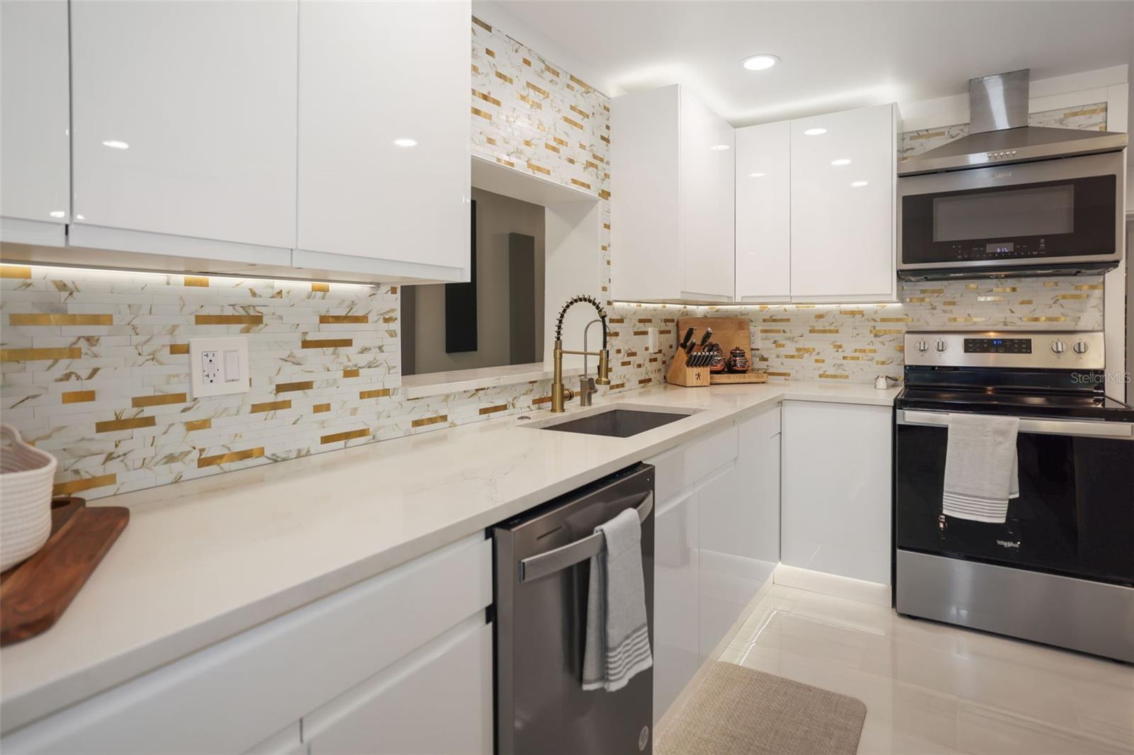 LONE PALM BEACH 3RD ADD - Residential