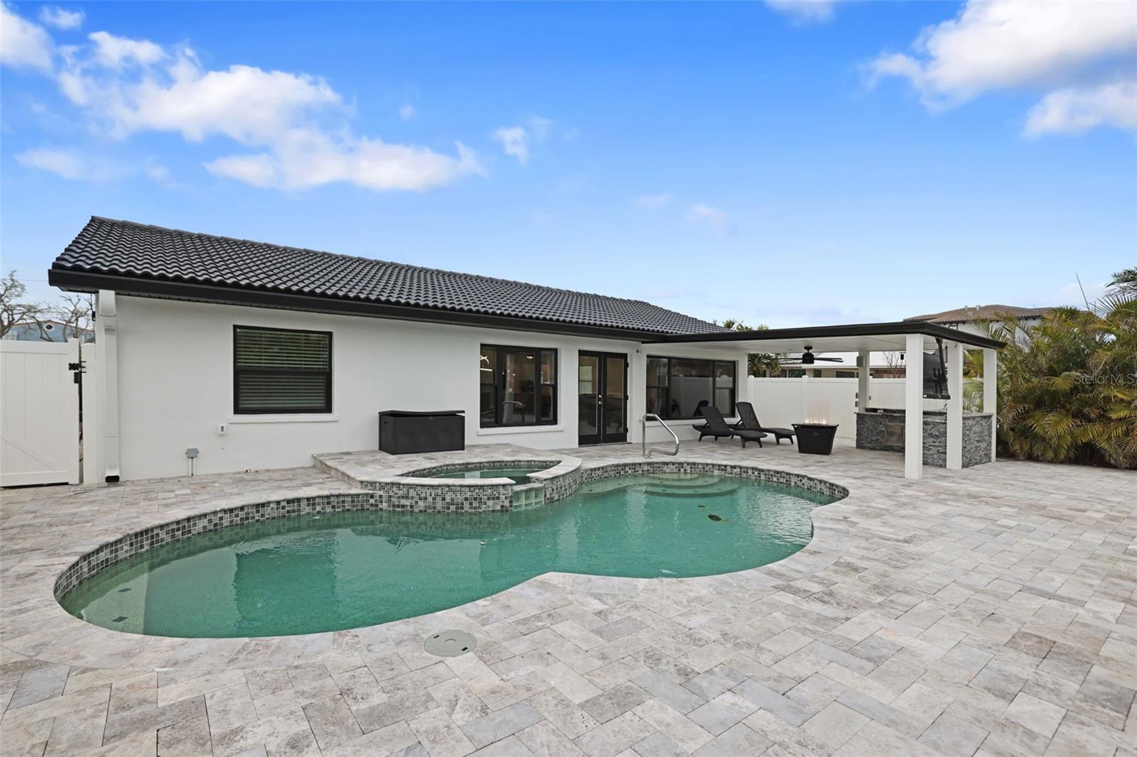 LONE PALM BEACH 3RD ADD - Residential