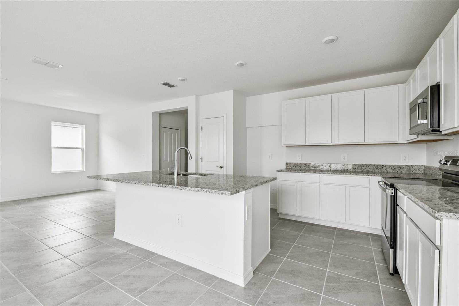 9118 OPTIMIST WAY