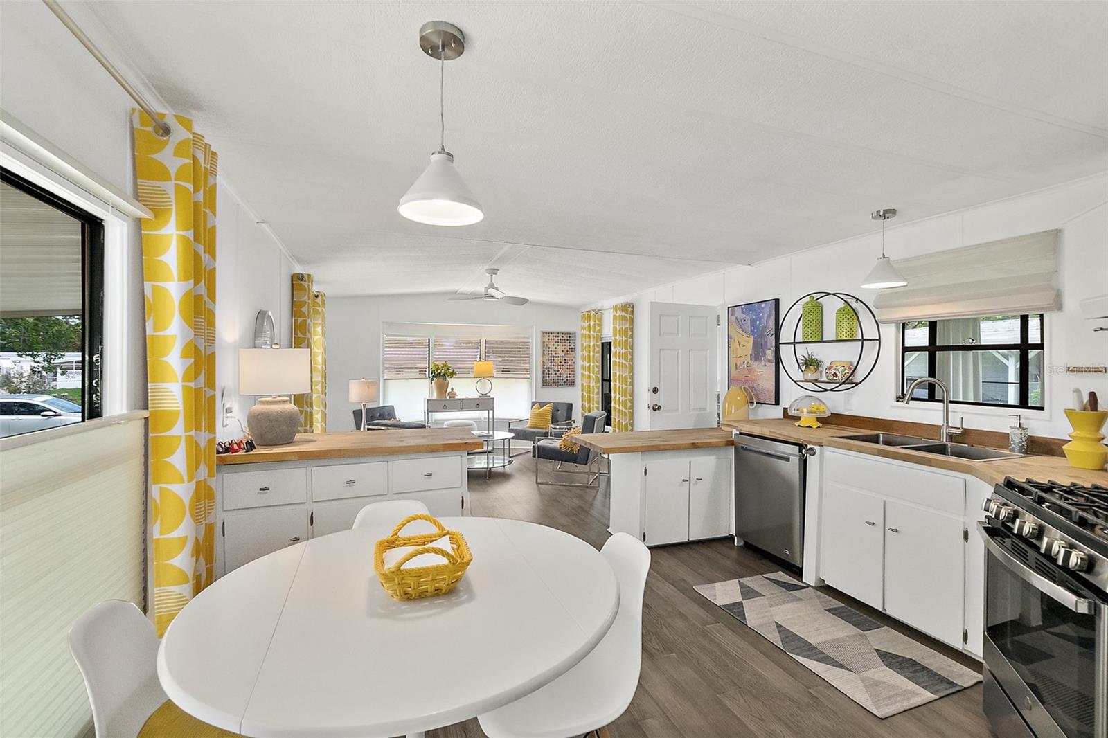 LAURELWOOD MOBILE ESTATES UNIT 01 - Residential