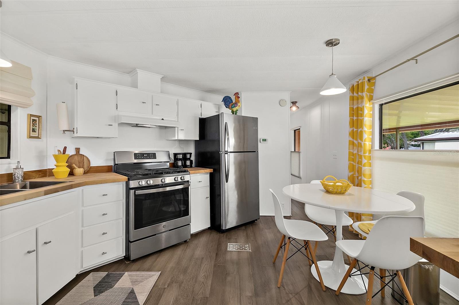 LAURELWOOD MOBILE ESTATES UNIT 01 - Residential