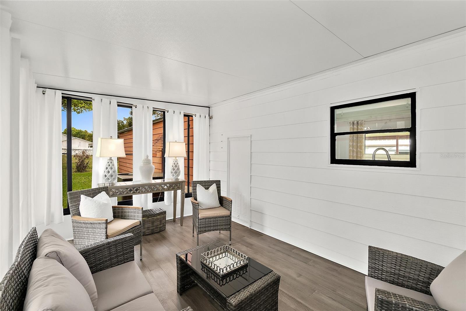LAURELWOOD MOBILE ESTATES UNIT 01 - Residential