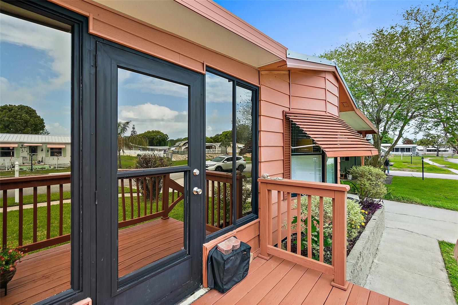 LAURELWOOD MOBILE ESTATES UNIT 01 - Residential