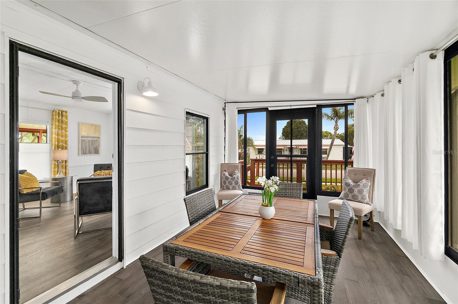 LAURELWOOD MOBILE ESTATES UNIT 01 - Residential