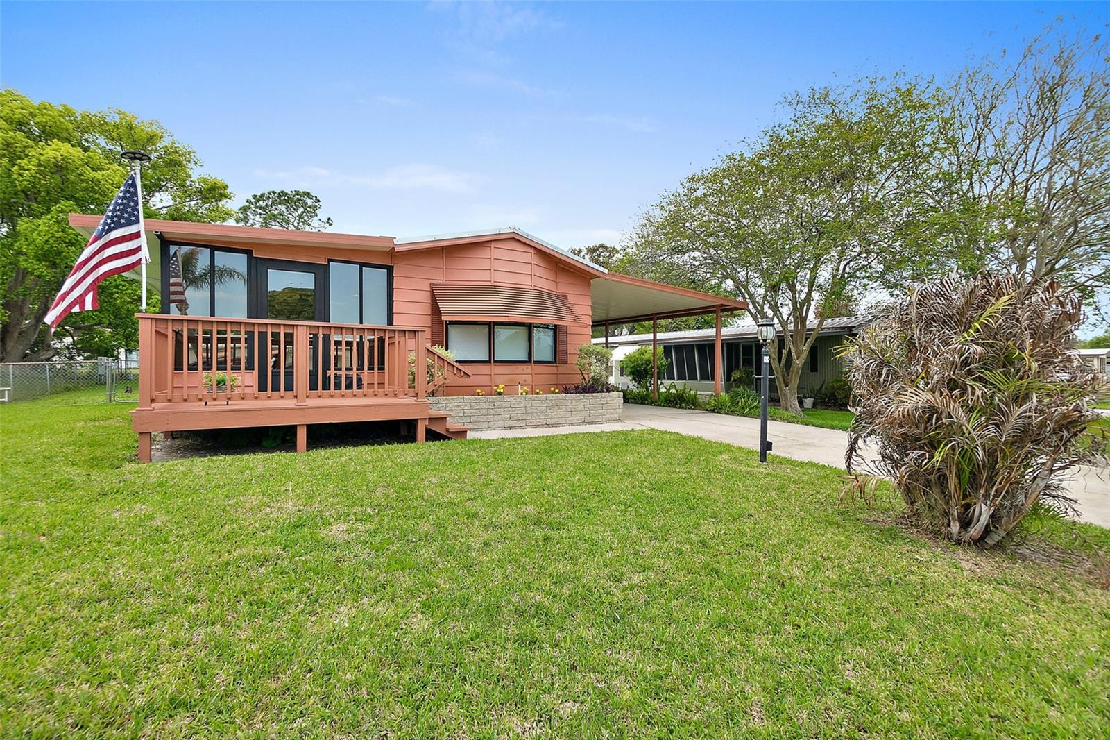 LAURELWOOD MOBILE ESTATES UNIT 01 - Residential