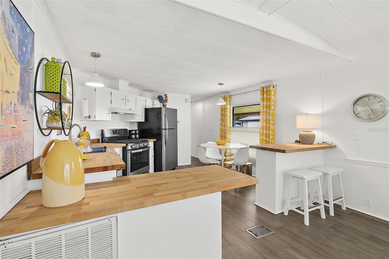 LAURELWOOD MOBILE ESTATES UNIT 01 - Residential