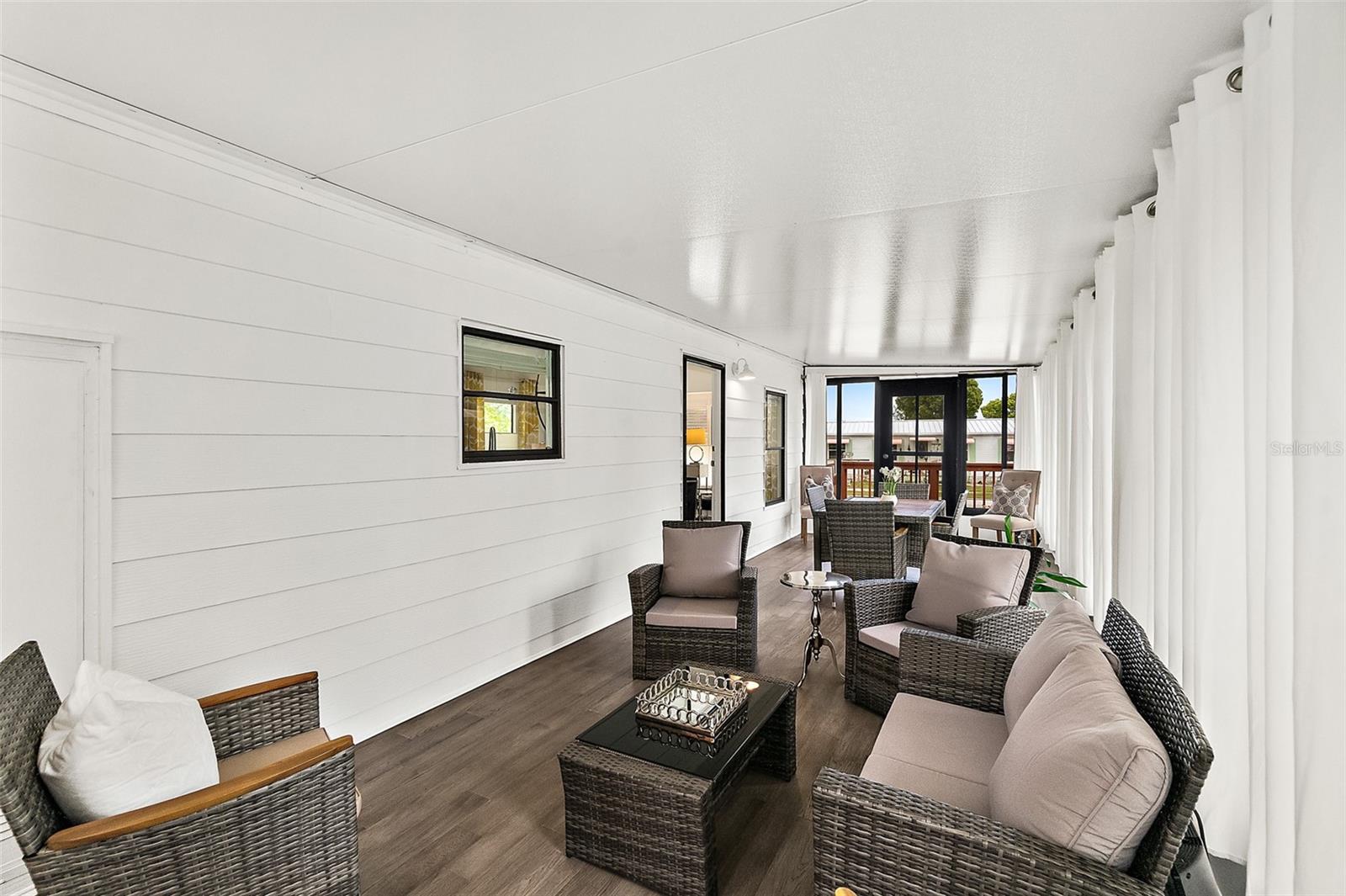 LAURELWOOD MOBILE ESTATES UNIT 01 - Residential