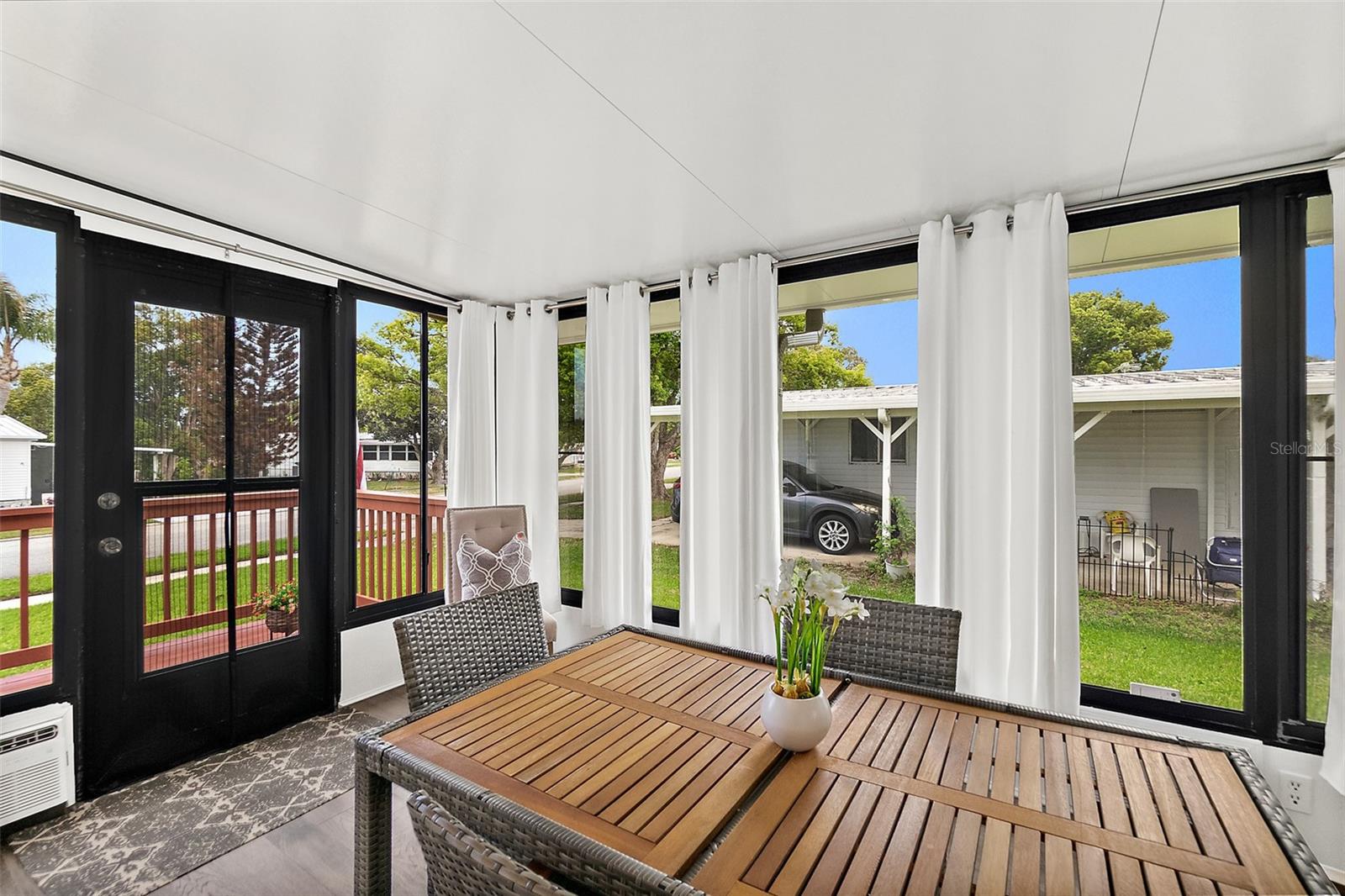 LAURELWOOD MOBILE ESTATES UNIT 01 - Residential